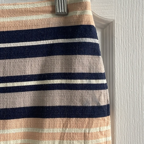 Ann Taylor Striped Pencil Skirt 8 - Picture 5 of 8